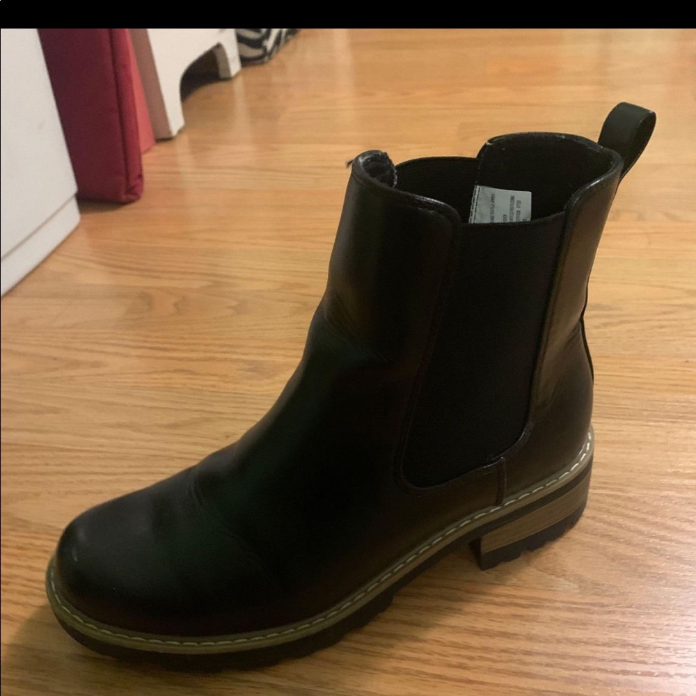 Universal Threads black booties size 8.5 Gently worn